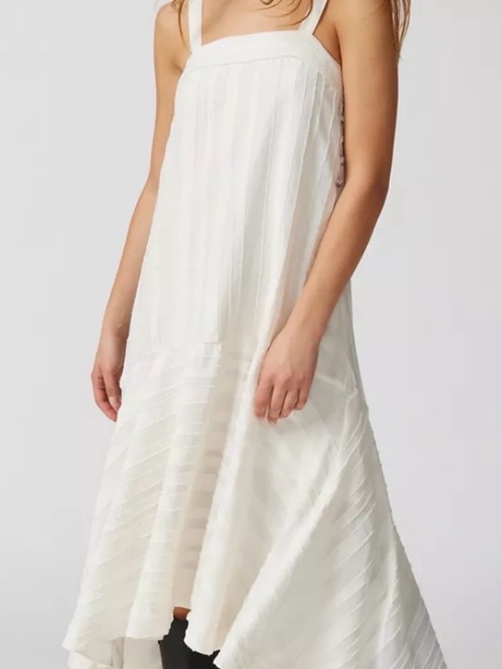 En Saison Dresses & Skirts - En Saison - Laurent Midi Dress - Cream Textured Strap Midi Dress